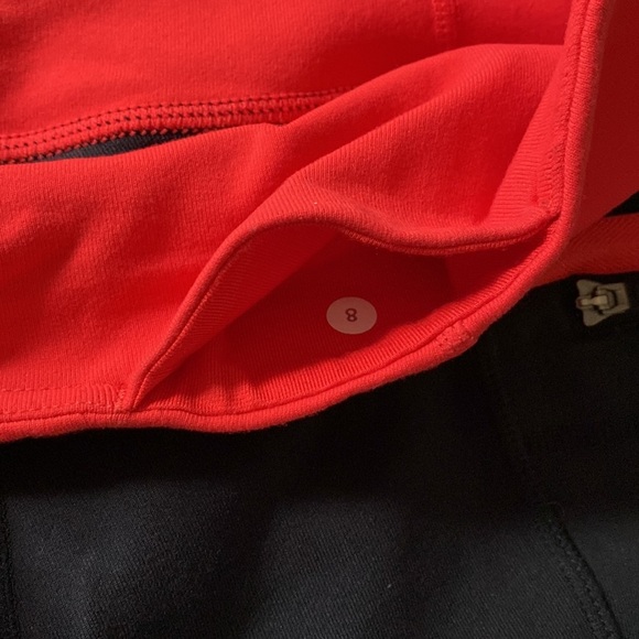 GUC Lululemon crop leggings with zipper openings - Picture 4 of 6